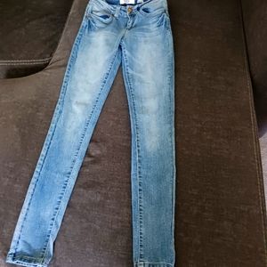 Juniors Wanna Betta Butt blue skinny jeans, 3/26